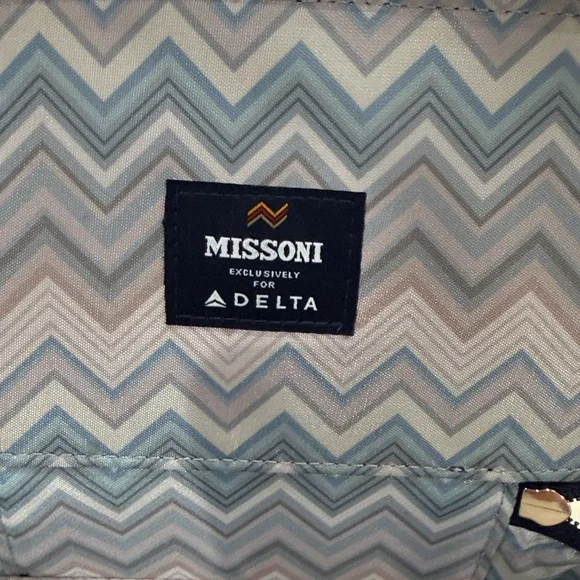NWT, set of 2 Missoni for Delta Navy Travel Kit with Grown Alchemist products - Picture 5 of 5